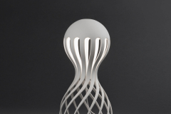 Oblure Cirrata, vit bordslampa