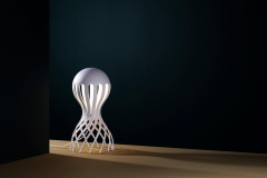 Oblure Cirrata, vit bordslampa
